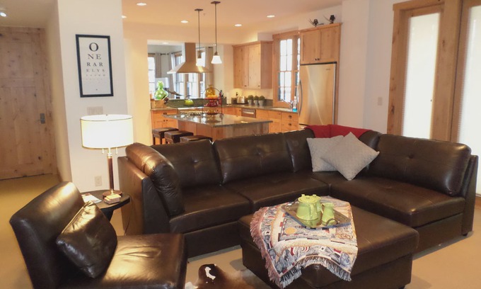 Elkhorn Village Condo | Luxury 2BD/2.5BA 1800sqft Elkhorn Springs Condo