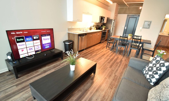 Pacific Terrace Apartment | Luxury Condo, Beautiful View, Downtown, Gaslamp
