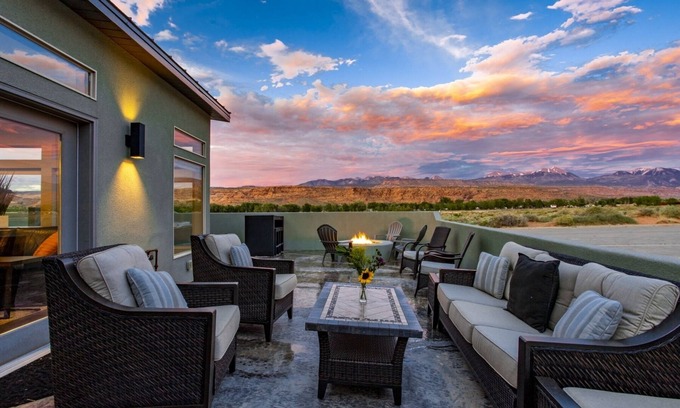Moab South Valley House | Luxury Dual-Home Escape with 2 Hot Tubs, Bocce Court & Panoramic Red Rock Views