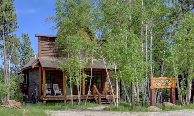 Lead Cabin | Mercantile Cabin | 4 Bed, 2 Bath