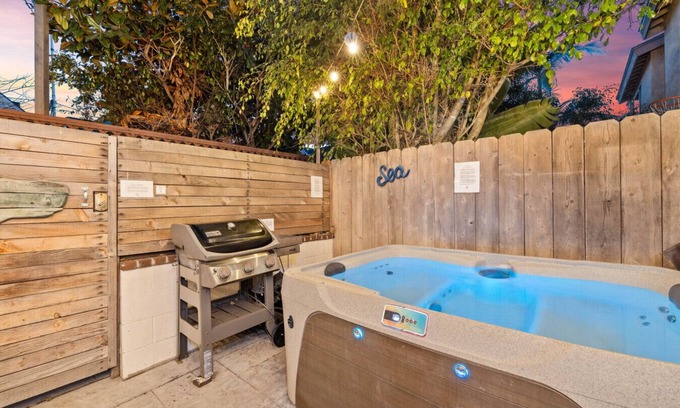 Mission Beach House | Mission Beach 3BR with Rooftop and Hot Tub