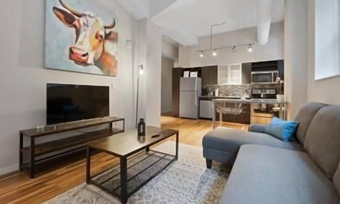 Downtown Cincinnati Condo | Modern 2 Bedroom Condo Heart of Downtown close to Stadiums - 707