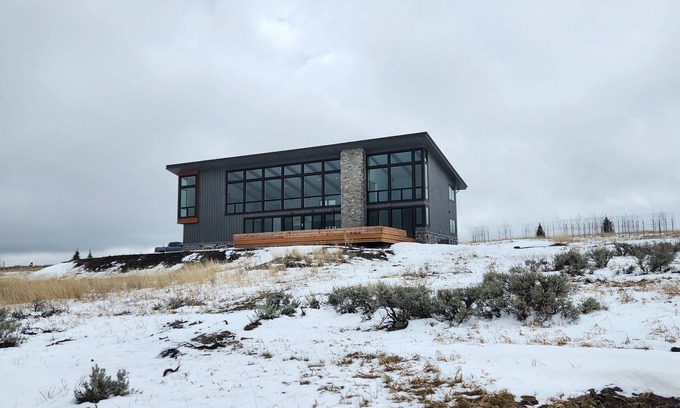 Cameron House | Modern Luxury Yellowstone Retreat