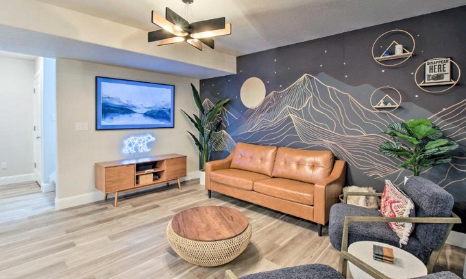 Garden City House | Modern Mountain Townhome about 1 Mi to Bear Lake!