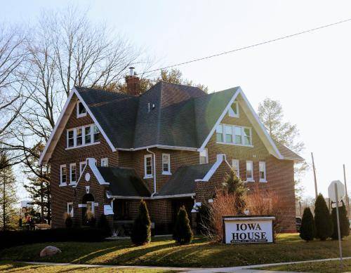 Ames House | Motel ∙ 127 guests