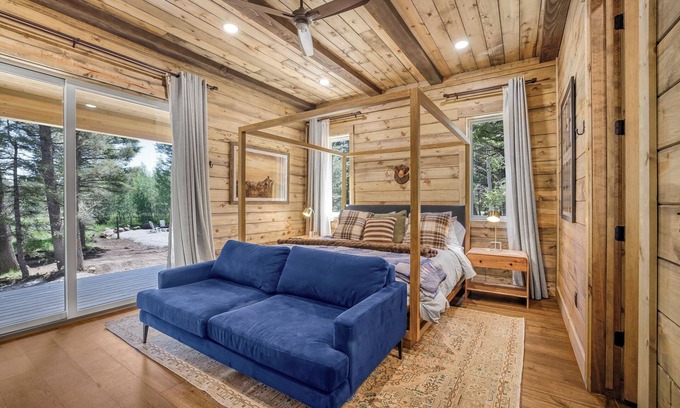 Island Park Cabin | New Build Luxury Yellowstone House on 6 acres, Private Decks, Fire pit
