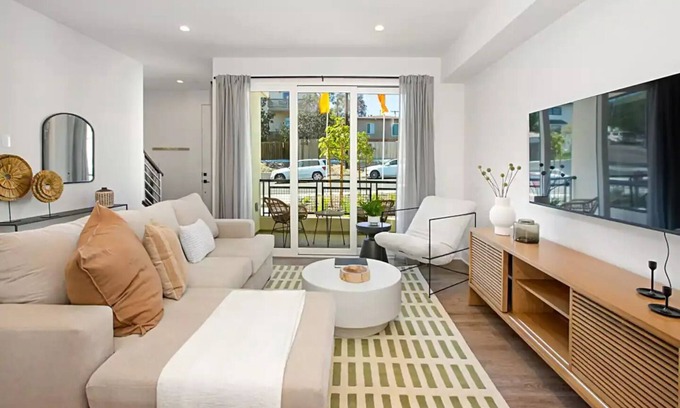 Stockton House | New Golden Hill City Charmernn