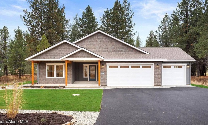 Dover Bay House | New home in Dover Bay on a private, oversized lot