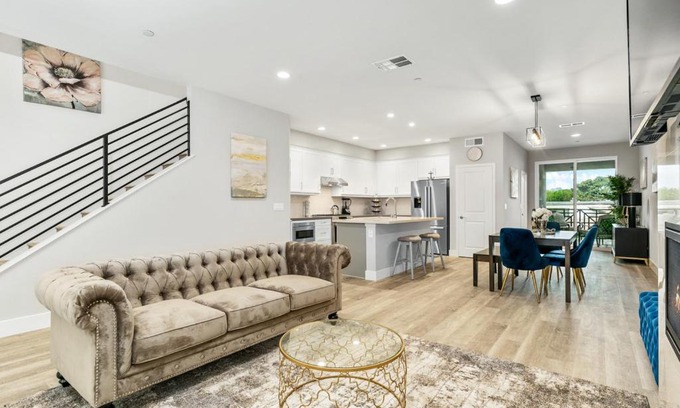 Carlsbad Village House | Oak Manor