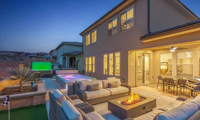 Washington House | Paseos 1149 | Desert Pete's Retreat SLP 20 | Private Swim Spa and Hot Tub, and Putting Green