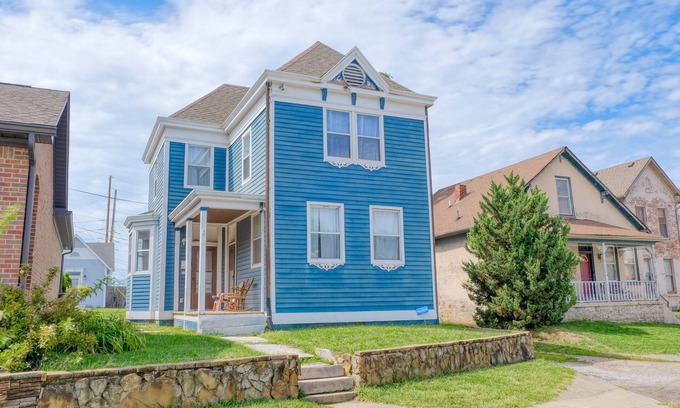 Babe Denny House | Perfect 5BR Home! Walk to all NBA ALL-STAR EVENTS! Perfect for Large Groups!