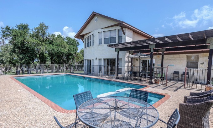 Canyon Lake House | Private 20 Acres HotTub Swimming Pool Overlooks Family Reunions Micro Weddings!