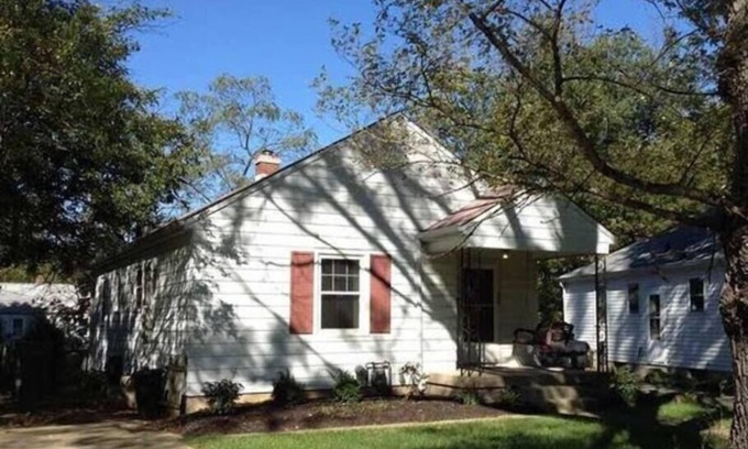Near Eastside Apartment | Private Bed/Bath Room, Kitchenette. EZ to Downtown