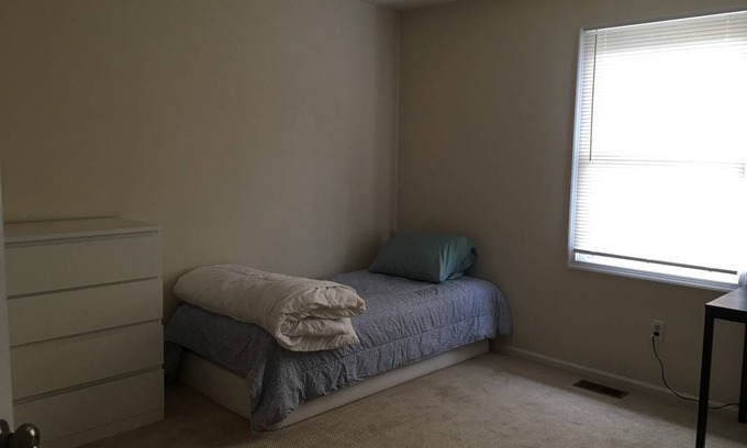 Gradyville Resort | Private room ∙ 1 guest
