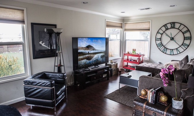 North Hollywood House | Private, secure and lovely home minutes from Universal and Hollywood