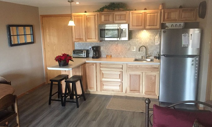 Helena Condo | Quiet place close to downtown/Capitol with trails nearby-charming neighborhood