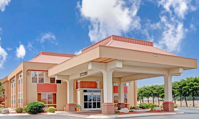 West Memphis Hotel | Ramada by Wyndham West Memphis