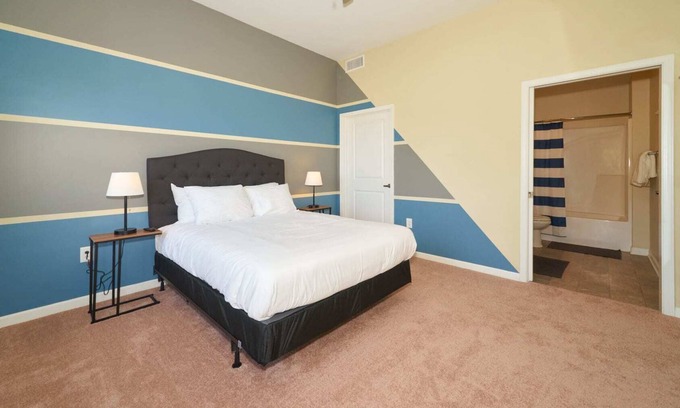 Fall Creek Place Apartment | Rare w/ Flair Top Fl Apt Gym Garage Parking