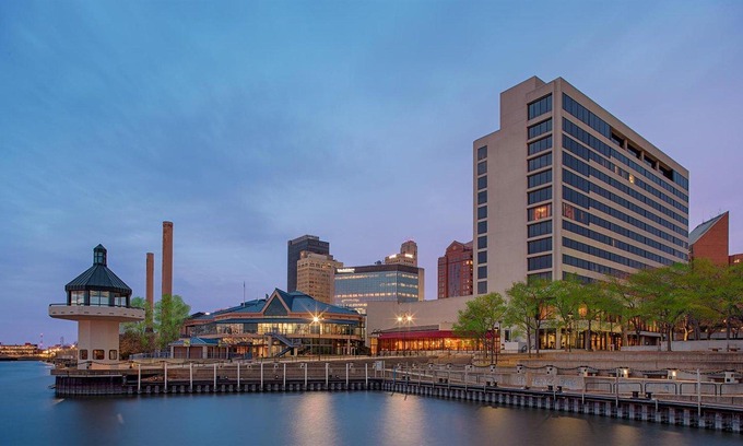 Downtown Toledo Hotel | Renaissance Toledo Downtown Hotel