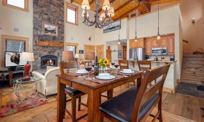 Moose Wilson Road House | RMR: Moose Pines in The Aspens/Wilson,WY