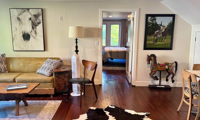 Moscow House | Roo’s Roost: 4 blocks to Main St!🤩
