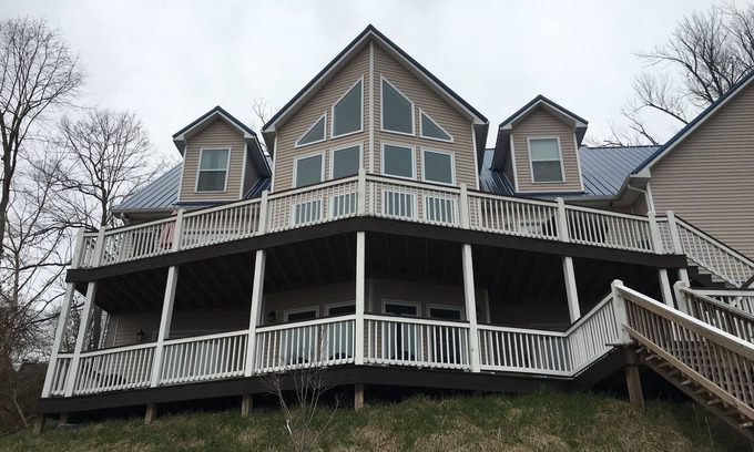 Falls of Rough House | Rough River Lake House conveniently located by Axtel Marina and Nicks Boat Dock