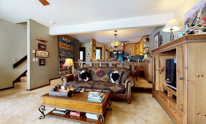 Jackson Hole Condo | Rustic townhome near Jackson Hole Golf & Tennis Club with private sauna & deck