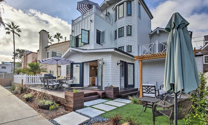 Mission Beach House | San Diego Home - Walk to Sail Bay & Mission Beach!