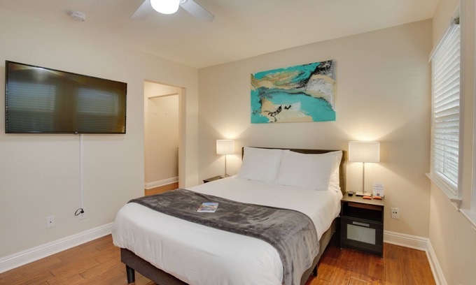 Cortez Hill Apartment | San Diego Studio ~ 1 Mi to Theaters & Museums