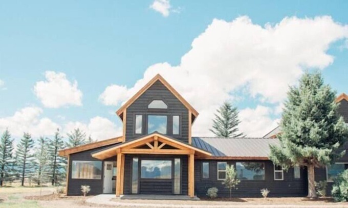 Tetonia House | Scenic Thanksgiving Retreat - Teton View - Cache Vista Ranch Estate - Sleeps 32