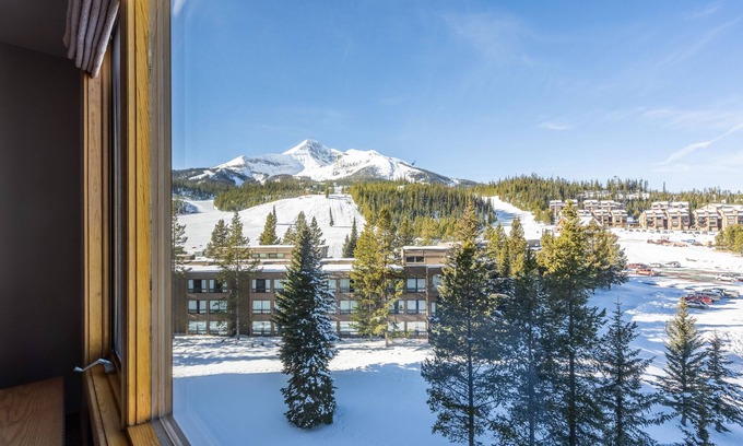 Big Sky Condo | Ski-in/ski-out condo with hot tub, pool, gym, & fantastic mountain views