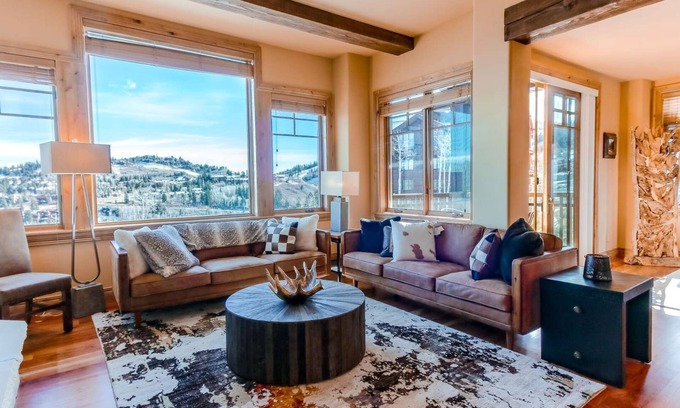 Empire Pass Condo | Ski-in/Ski-out Luxurious Condo located in the serene Empire Pass-Silver Strike 4 Bed-Click to Save