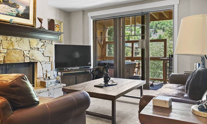 Downtown Park City Condo | SkyRun Elegance on Main Street w/Private Hot Tub B202. Walk to Town Lift!