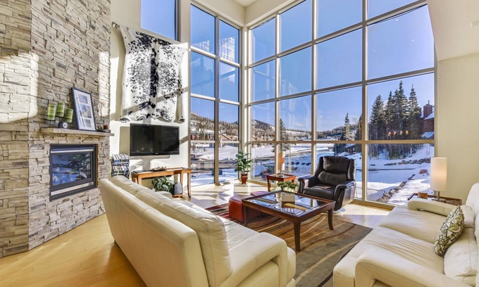 Brian Head Condo | Slopes - 2 bedroom/2 bath plus loft - walking distance to Giant Steps Lifts