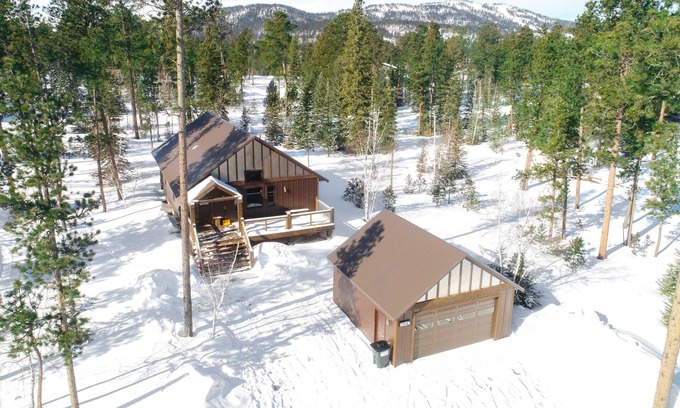 Deadwood Cabin | Spacious 6 BR Paradise in Powder House Pass-Near Deadwood and Trails