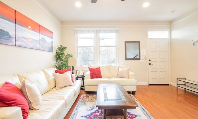 Crown Point House | SPECIAL! Luxury Family Townhome3 Walk to Beach AC BBQ Garage Crib