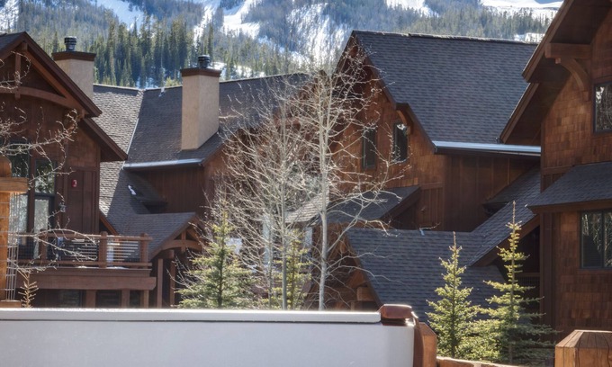 Big Sky House | Spectacular Townhome nestled in Mountain Village, ski in/ski out