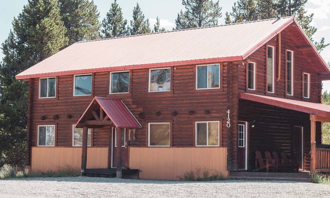 Island Park Cabin | Sportsman Cabin, 15 miles to West Yellowstone ! Hot Tub, on Snowmobile Trail.