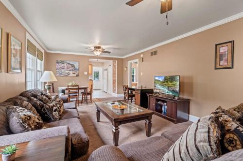 Wayne House | # Stay At Our Tasteful, Private, & Elegant Abode #