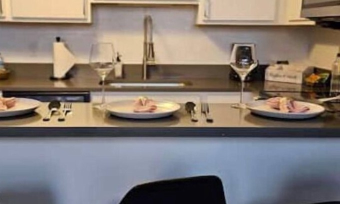Wholesale District Apartment | Ste 725+Walk to Lucas Oil+Free Parking+Skywalk Access