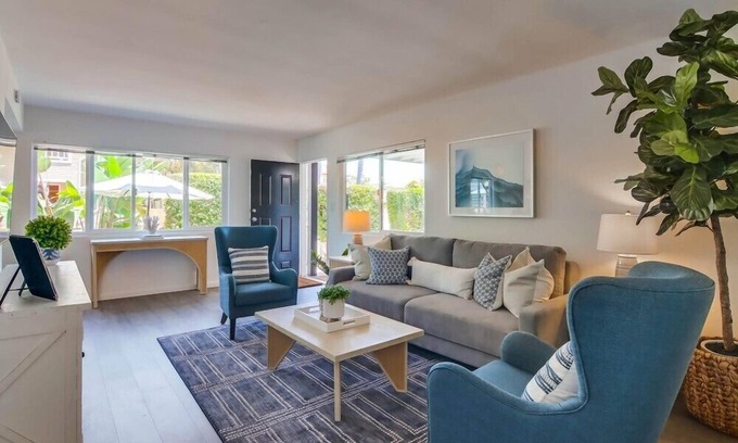 South Mission Beach Condo | Steps to Ocean ☆ Convenient Ground Level ☆ Outdoor Patio