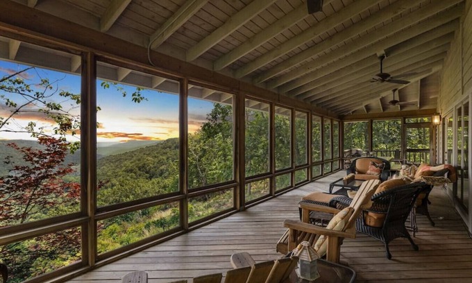 Clifftops House | Stunning Views, Clifftops Estate
