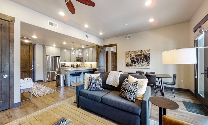 Park City Condo | Stylish Blackstone Retreat | Heated Pool & Hot Tub | Walk to Cabriolet Lift