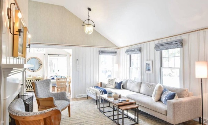 West Harwich House | Stylish Getaway! Easy walk to Neighborhood Beach!