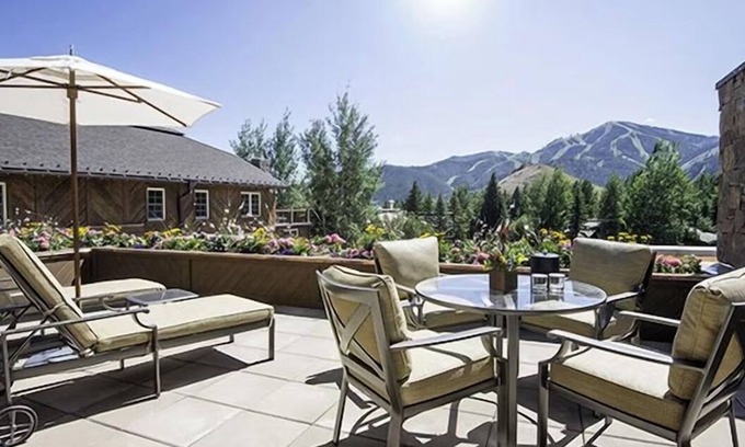Elkhorn Cottage | Sun Valley Resort, Lake Cottage