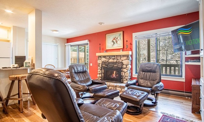 Ketchum Condo | SV115 - Walk to Lifts & Town - Hot Tub & Pool