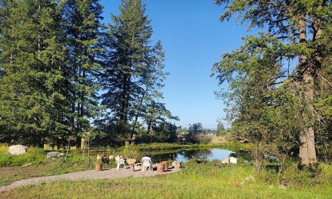 Columbia Falls Cabin | Tamarack Cabin at Columbia Mountain Ranch