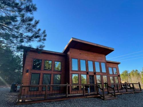 Broken Bow House | The Luxurious - River Ranch - Cabin Sleeps 9!