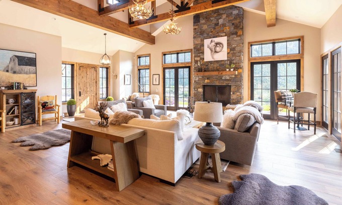 Sun Valley House | The Sheepbend Home - Luxury Home Steps to River!