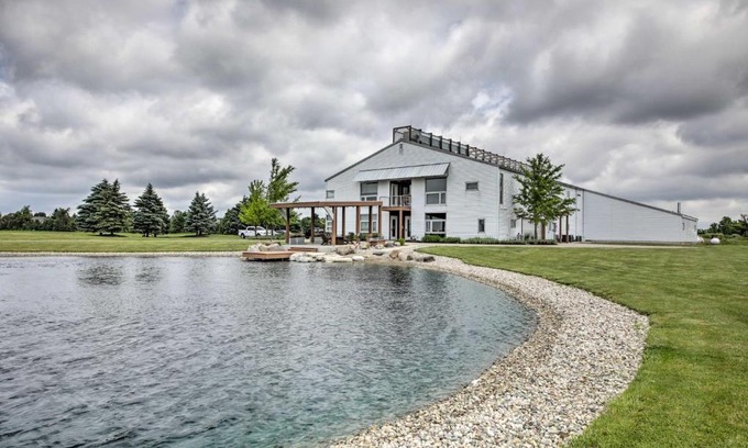 Saint Marys Allen County Apartment | Trendy New Haven Studio 10 Mi to Fort Wayne!